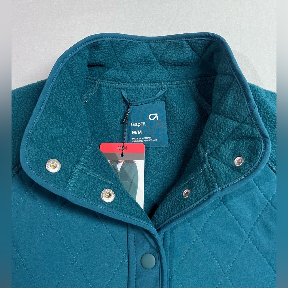 🔥🔥🔥NWT GapFit Quilted Hybrid Fleece Snap-Front Jacket - Dark Teal - - Picture 4 of 6